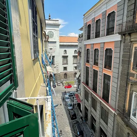 Anima Partenopea نابولي