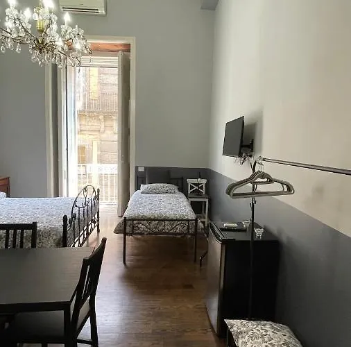 Anima Partenopea فندق مبيت وإفطار نابولي